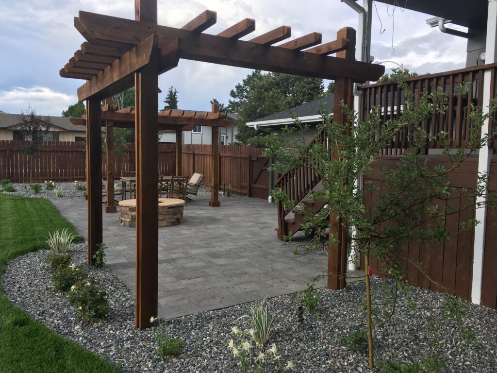 Custom cedar pergola by Thunderbird Design in Denver, CO